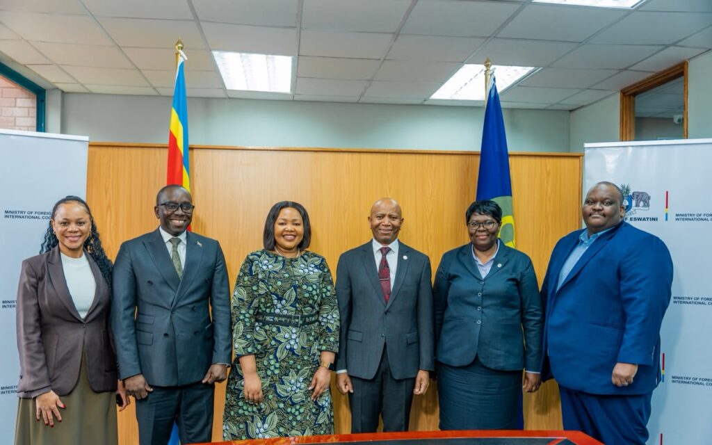 Honourable Senator Pholile Shakantu with Professor Ishmael Kula Theletsane, Director of the SADC Organ on Politics, Defence and Security Cooperation, and members of the SADC delegation and Eswatini Government institutions during the government wide induction programme in Mbabane. Photo: Ministry of Foreign Affairs and International Cooperation